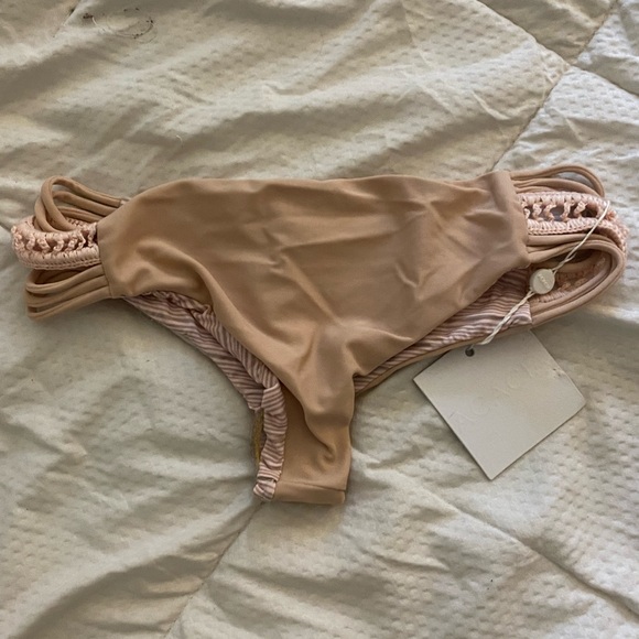 Acacia swimwear— NWT size medium bottom - Picture 3 of 4